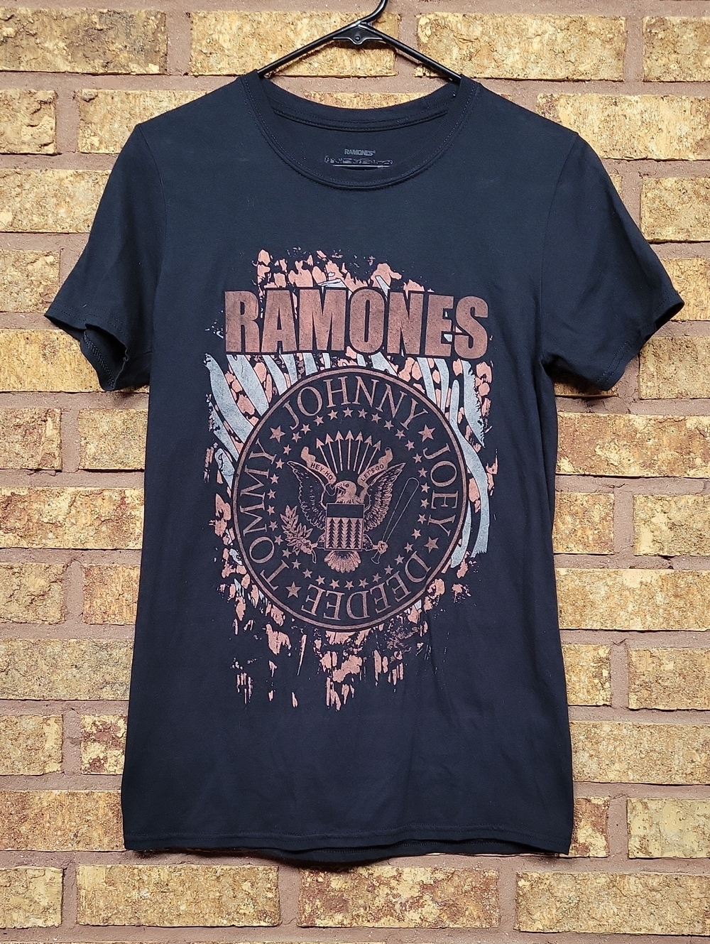 Ramones Short Sleeve Graphic Tee  Black 100% Cotton Size Medium